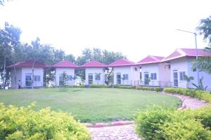 Aed väljaspool majutusasutust odhnidamresort +4 fotot