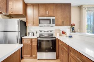 Φωτογραφία από το άλμπουμ του Private Lanai! - AC -5 minute walk from beach! σε Lahaina