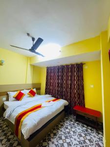 Postel nebo postele na pokoji v ubytování Hotel Devi Durga & Restaurant