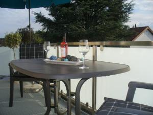 Der Swimmingpool an oder in der Nähe von Ferienwohnung Rheinaue