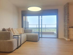 Χώρος καθιστικού στο לילה בחריש