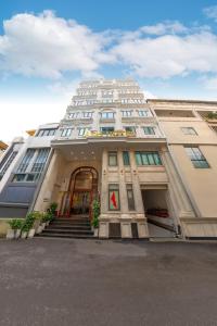 El edificio en el que está el hotel