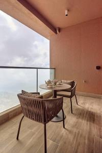 Μπαλκόνι ή βεράντα στο Antara Genting Luxurious Hillside Suite Near SkyAvenue Mall