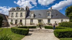 ジュエ・レ・トゥールにあるManoir, vignes et chevaux au cœur des châteauxの大家前立女
