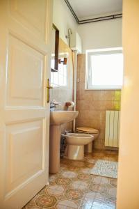 Ένα μπάνιο στο Sablic Apartmani