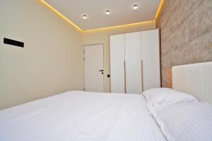 Postel nebo postele na pokoji v ubytování New apartment in centre Yerevan