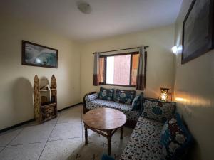 Χώρος καθιστικού στο Family Friendly Apartments in the Heart of Tamraght with Rooftop Access