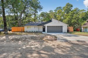Gallery image of Game-Themed Stay with Hot Tub & Arcade home in The Woodlands +25 photos