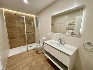 Koupelna v ubytování Espacios Blanco Santiago + 36 fotografií