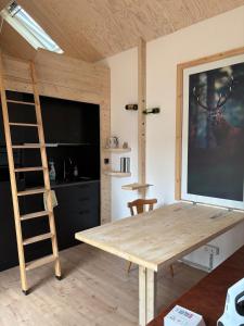 Dapur atau dapur kecil di XCUBE Tinyhouse