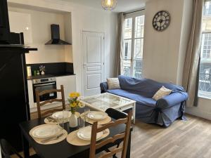 Η κουζίνα ή μικρή κουζίνα στο Hyper Centre Caen T3 Spacious Perfect Location