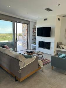 Μια τηλεόραση ή/και κέντρο ψυχαγωγίας στο Villa Chryso