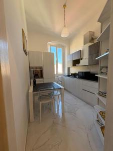 Η κουζίνα ή μικρή κουζίνα στο Vero Residence
