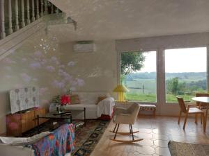 Χώρος καθιστικού στο Petit Vaure +11 φωτογραφίες