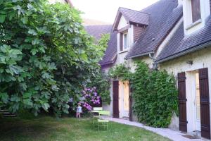 Κήπος έξω από το Petit Vaure