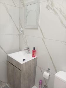 Ένα μπάνιο στο Beachfront Malborough court