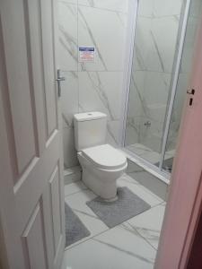 Ένα μπάνιο στο Beachfront Malborough court