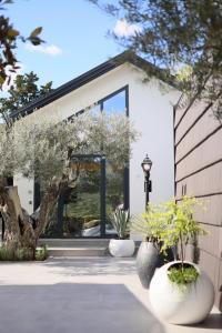 Κήπος έξω από το Muraga Villas