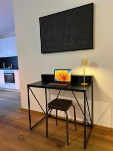 Un televizor și/sau centru de divertisment la Neu! Wallis, TOPSPOT NH Zermatt, WIFI
