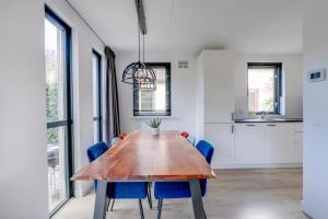 Kuchyň nebo kuchyňský kout v ubytování Groenlake Villa 16 - 6 persoons vakantie bungalow + 36 fotografií