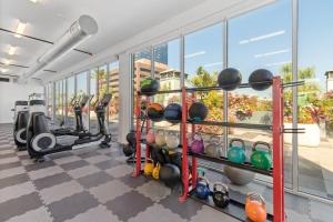 Pusat kecergasan dan/atau kemudahan kecergasan di Cozy 2BR Loft in a Vibrant Complex - 107 - GL