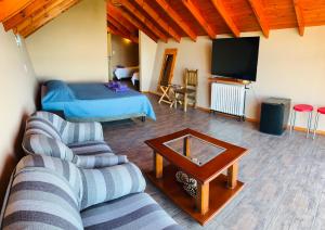 Μια τηλεόραση ή/και κέντρο ψυχαγωγίας στο Hotel Koi Mahik