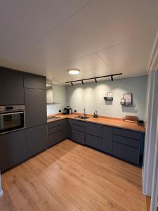 Η κουζίνα ή μικρή κουζίνα στο Solheim Apartment +3 φωτογραφίες