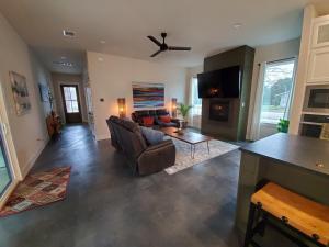Gallery image of Actually walkable to square & Private Heated Pool in Georgetown +27 photos