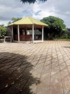 - un pavillon avec un toit-terrasse dans l'établissement Océan Voyages Mitsamihouli, à Mitsamiouli