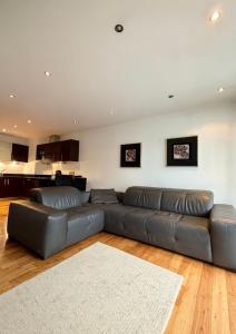 Ảnh trong thư viện ảnh của Lowry River Twin Balcony Deluxe ở Manchester