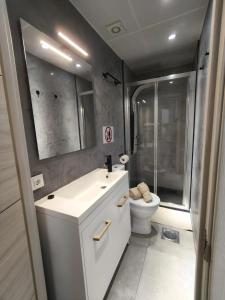 Koupelna v ubytování Apartamentos Carmen Baja 35