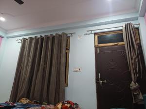 Φωτογραφία από το άλμπουμ του Shardotsav σε Λάκναου +1 φωτογραφίες