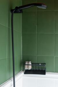 Koupelna v ubytování Sky House in Old Town Xanthi 2BR - Meno Homes 9