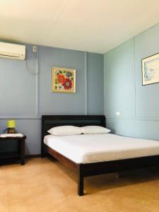 Postel nebo postele na pokoji v ubytování Skipper Joes Resort + 16 fotografií