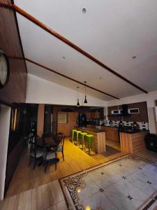 Χώρος καθιστικού στο Aholelei Beach Home