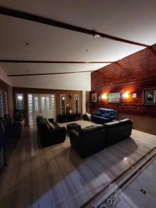 Χώρος καθιστικού στο Aholelei Beach Home