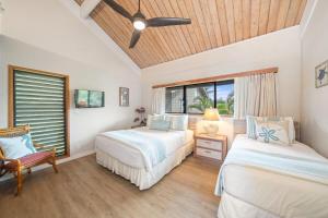 カハナにあるKahana Village 17 · KHV 17 Spacious 2BD Condo w Oceanviews and Sのシーリングファン付きのベッドルーム1室(ベッド2台付) +64枚の写真