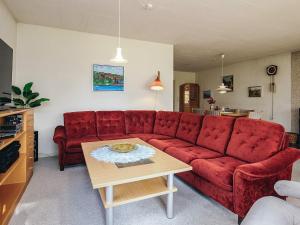 Χώρος καθιστικού στο 6 person holiday home in Hals