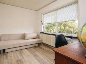 Ruang duduk di 6 person holiday home in Hals