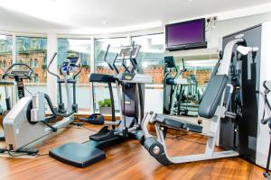 
The fitness center and/or fitness facilities at Novotel Manchester Centre
