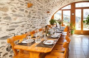 Restaurace v ubytování La Roche du Croue + 37 fotografií