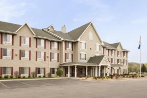 Gallery image of Country Inn & Suites by Radisson, West Bend, WI in West Bend