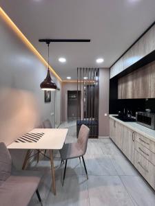 Η κουζίνα ή μικρή κουζίνα στο Apart near pushkin metro station