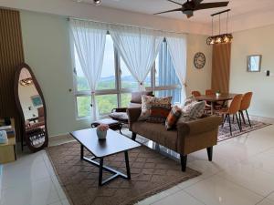 Posezení v ubytování 3R2B Mirai Residence Kajang 2