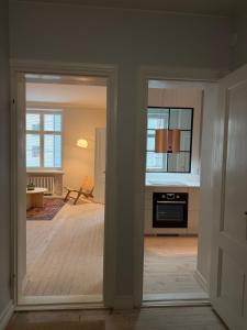 Postel nebo postele na pokoji v ubytování TAKA-TÖÖLÖ - a Stylish Urban Hideaway