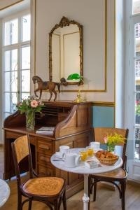 Gallery image of H&ocirc;tel Richelieu in Menton