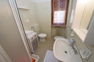 Ένα μπάνιο στο Albergo Valentino +73 φωτογραφίες