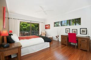 Postel nebo postele na pokoji v ubytování Alkira - 1-32 Alcorn Street