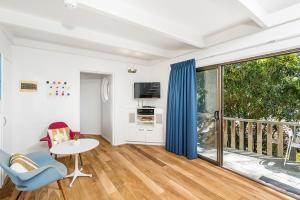 Μια τηλεόραση ή/και κέντρο ψυχαγωγίας στο Balcony On Lawson - 6 - 34 Lawson Street