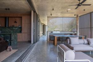 Χώρος καθιστικού στο Arrawarra Beach House